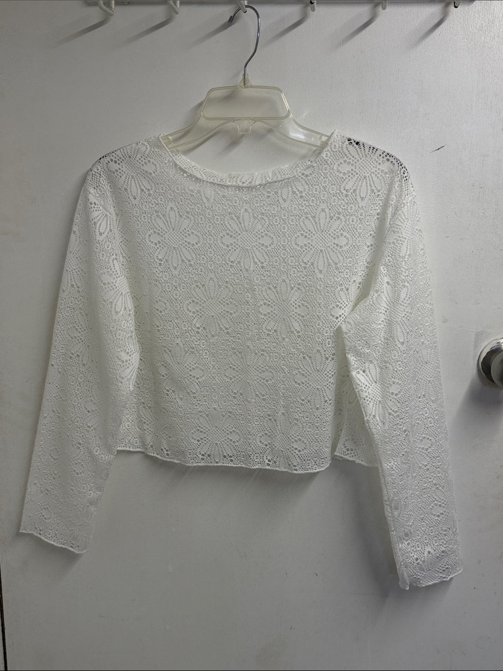 Classic Women White Floral Lace Long-Sleeve Crop Top